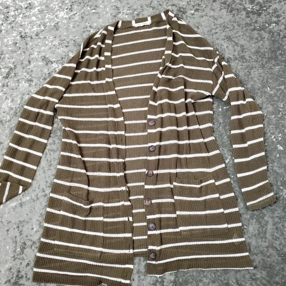 Socialite Striped Knit Button Front Cardigan‎